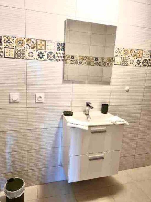 Le St Apollinaire N°2-Ma Cabotte Apartment เมกซีมิเยอซ์ ภายนอก รูปภาพ
